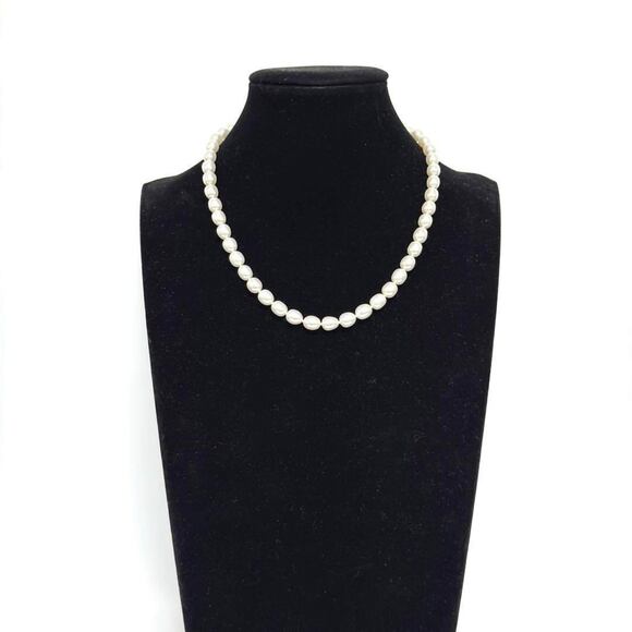 TIFFANY Authentic Silver Pearl Heart Necklace - Picture 8 of 10